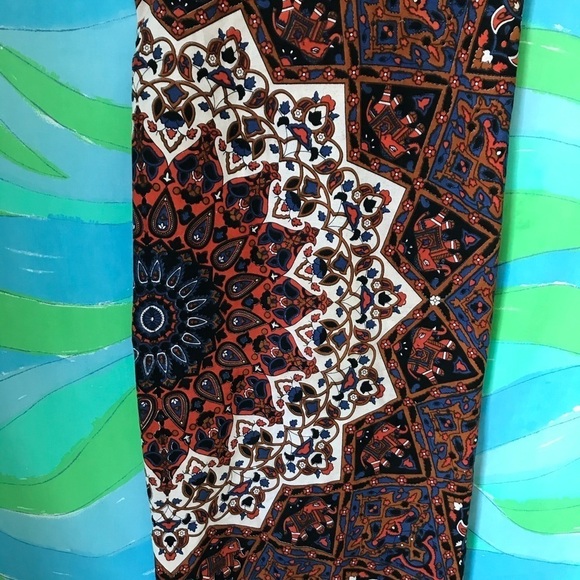 VINTAGE boho elephant mandala tapestry decor - Picture 3 of 6